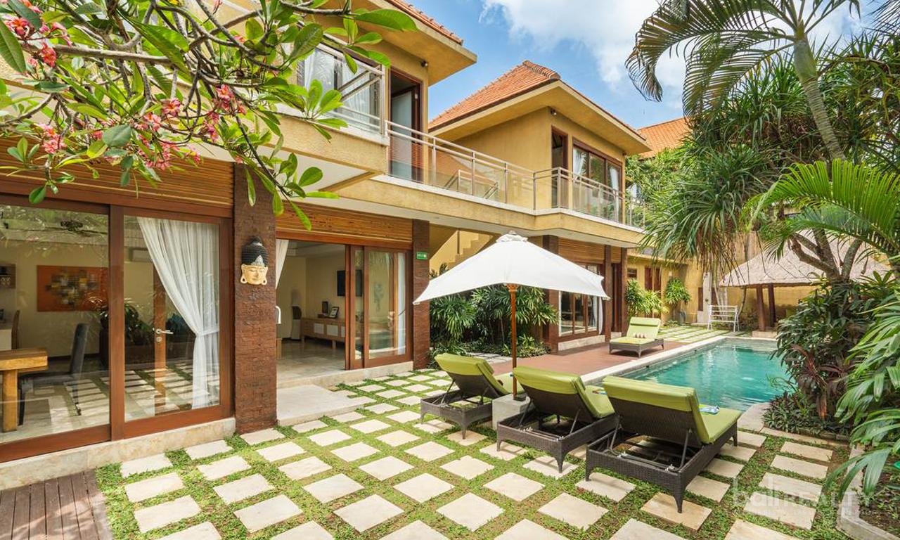 Well Established Villa Complex in Seminyak’s Busiest Tourist Area - 2657 — photo 3