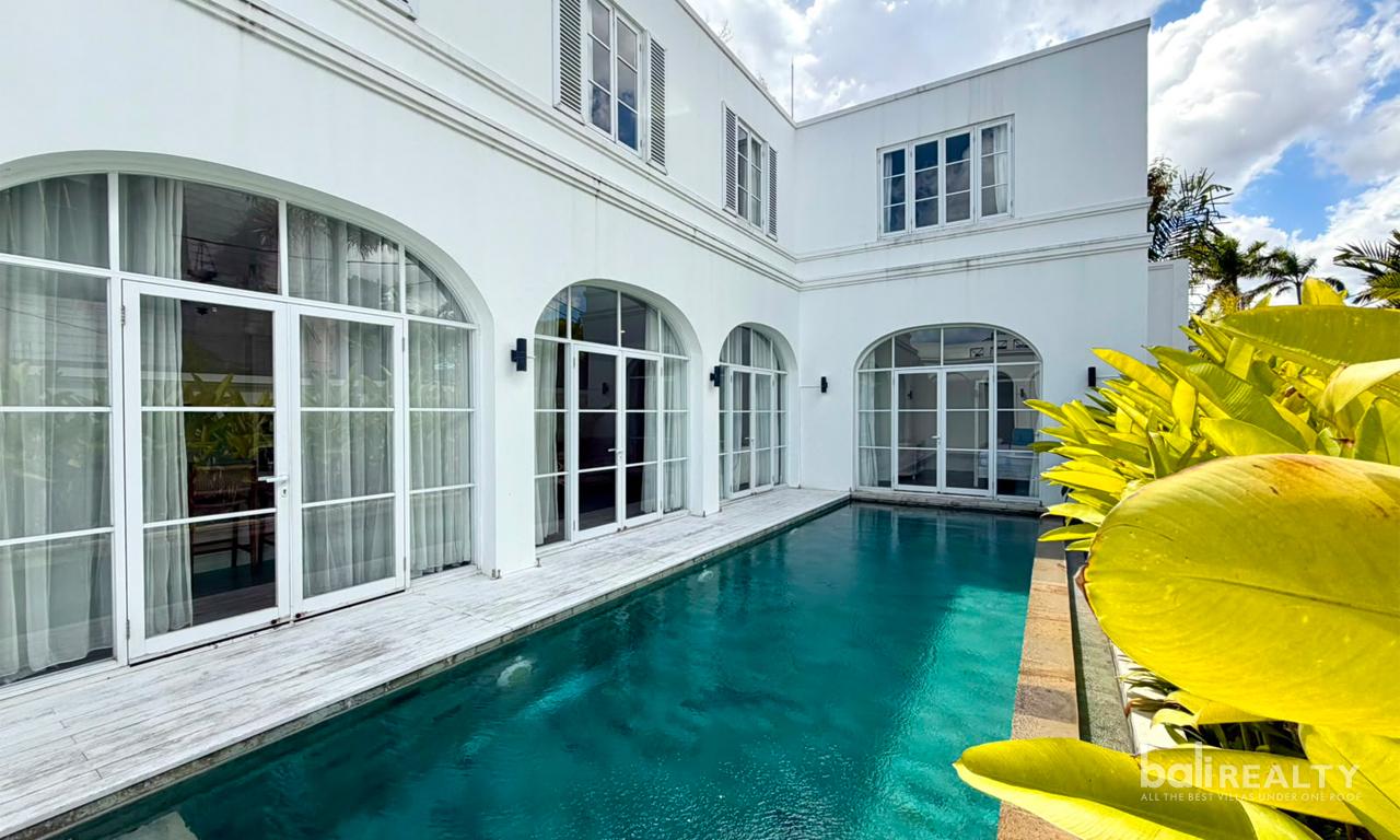 Fully Furnished Three-Bedroom Villa in Berawa, Canggu, Bali, Indonesia — photo 1