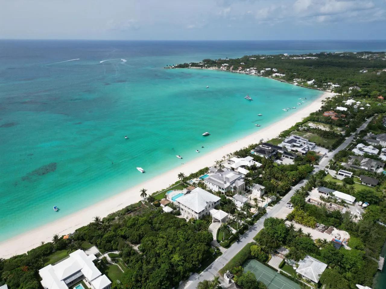 8 bedroom residential for sale — Apsara Old Fort Bay in Old Fort Bay, Nassau, The Bahamas — photo 2