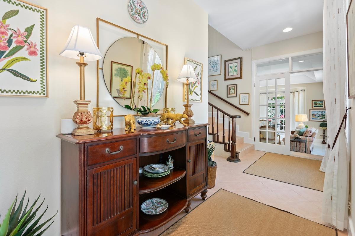 5 Bedroom Residence for Sale — photo 3
