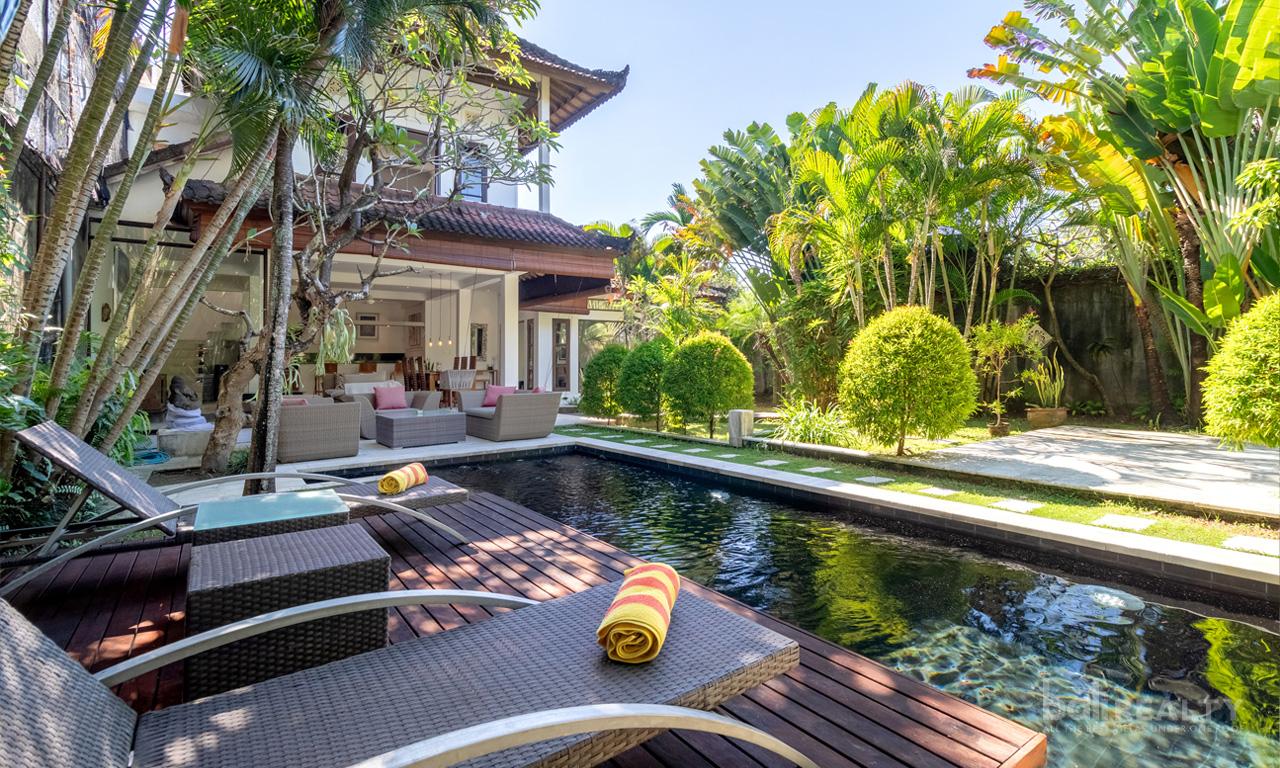 Two-Bedroom Villa in Seminyak — photo 3