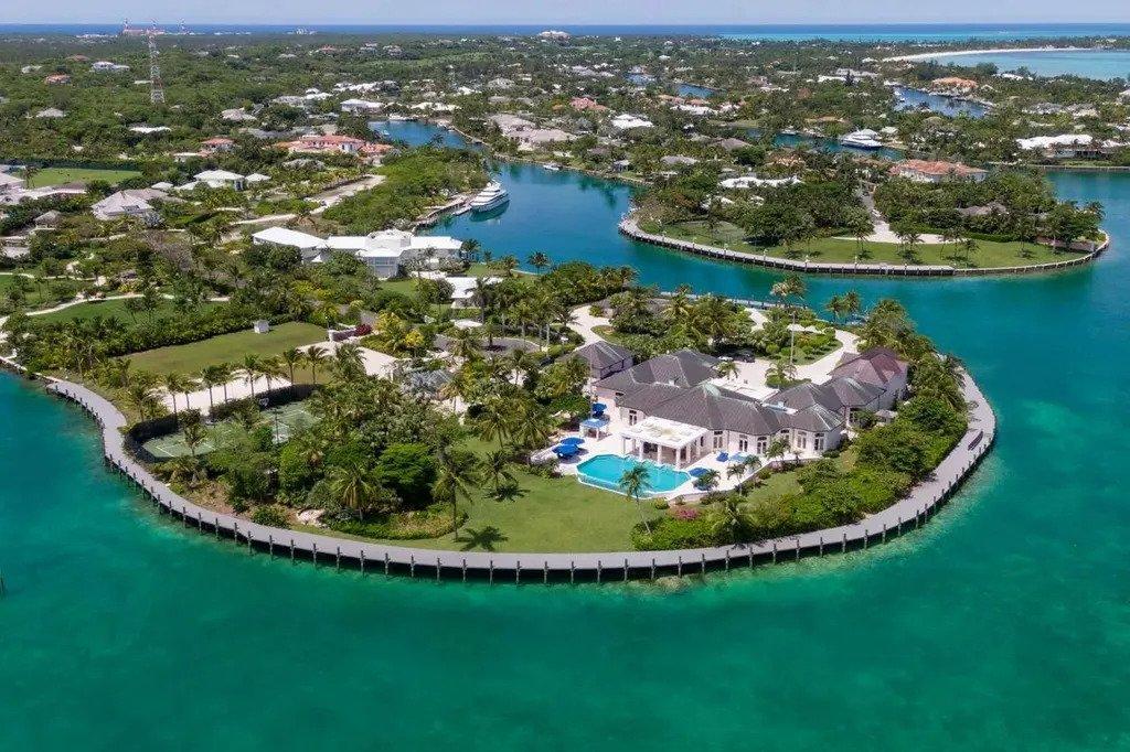 7 Bedroom Canalfront Villa in Lyford Cay — photo 3