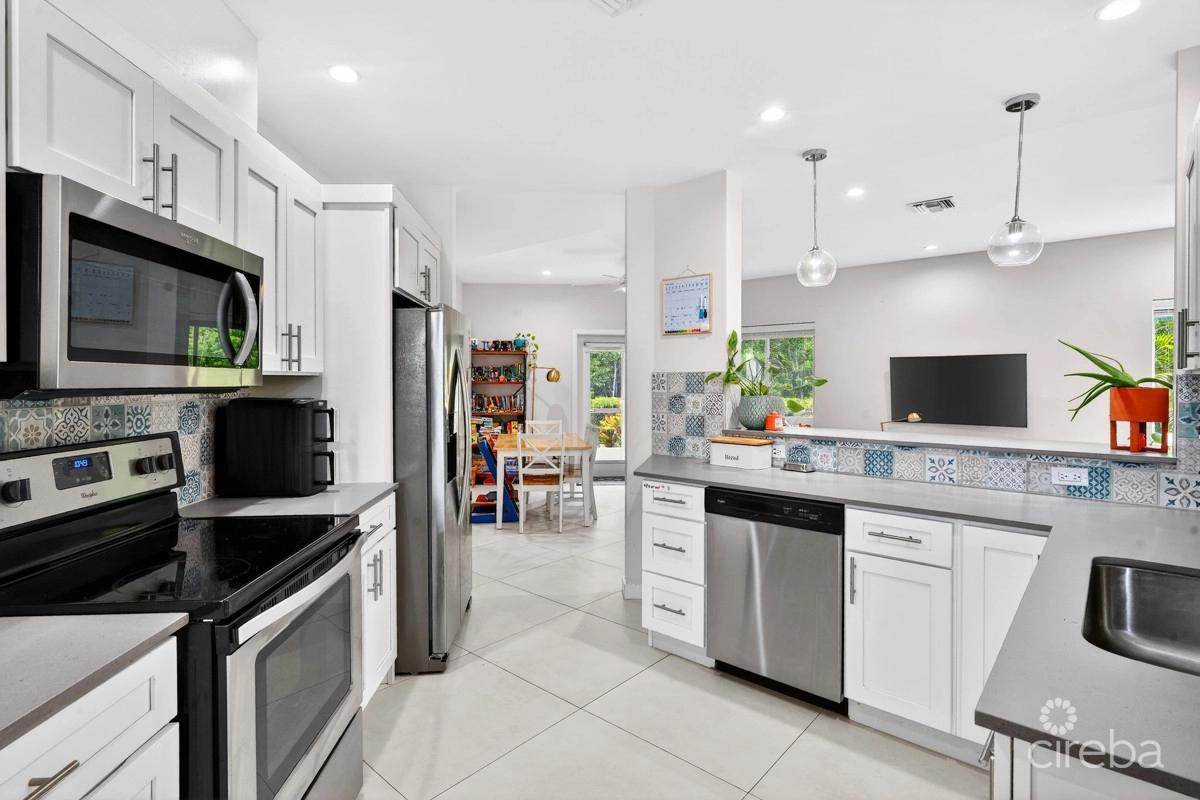 Cayman Crossing 33, Beautifully Renovated Townhome — photo 3