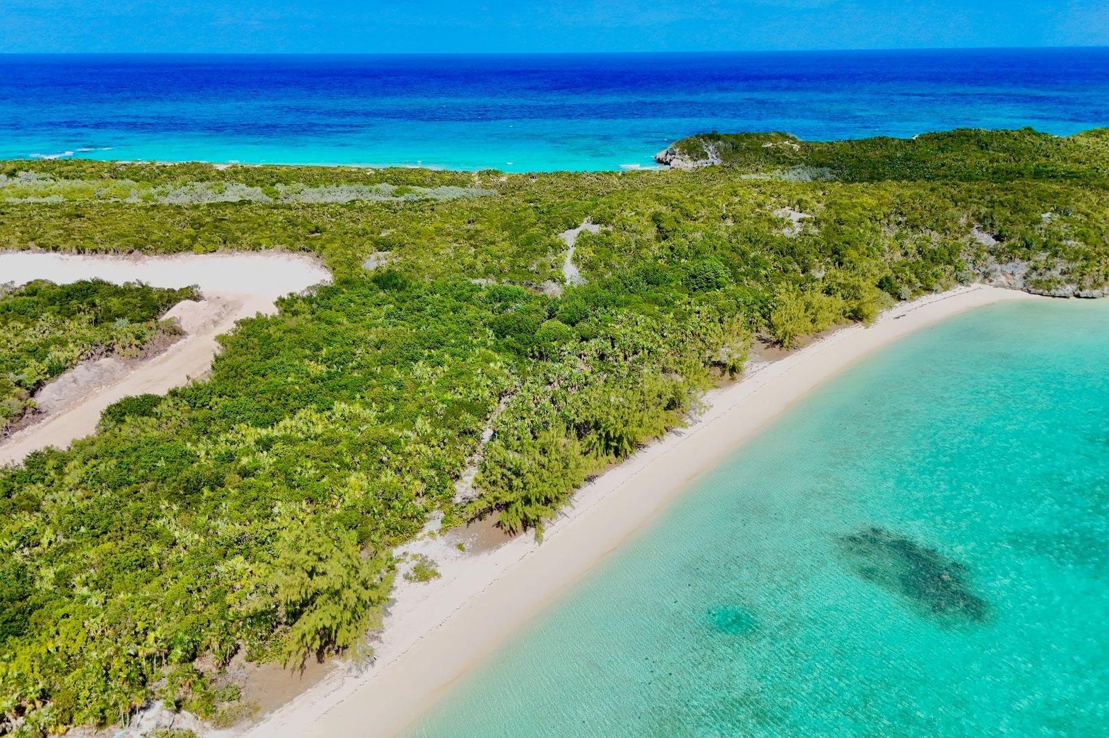 3 ACRES BEACHFRONT STOCKI — photo 1