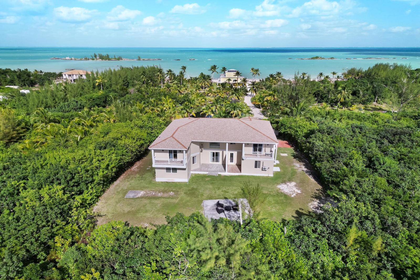 CORNISH HOME - 7 Bedroom Residence in Abaco Islands — photo 1