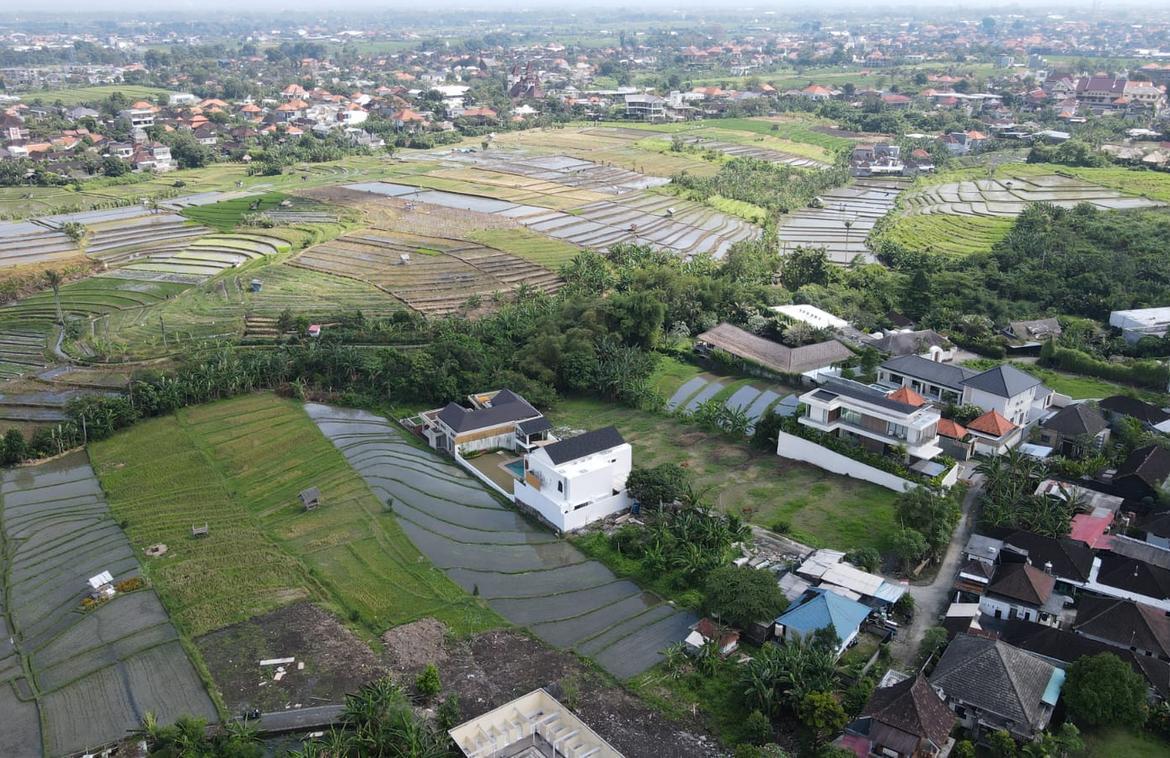 Tranquil residential plot in Padonan — photo 4