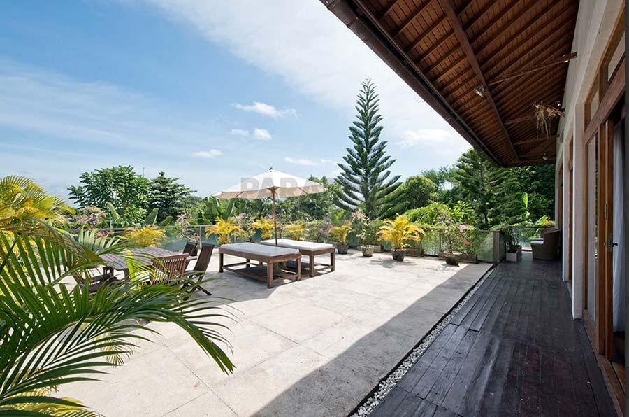 Stunning 5 Bedroom Freehold Villa with Pondok Wisata in Kerobokan — photo 1