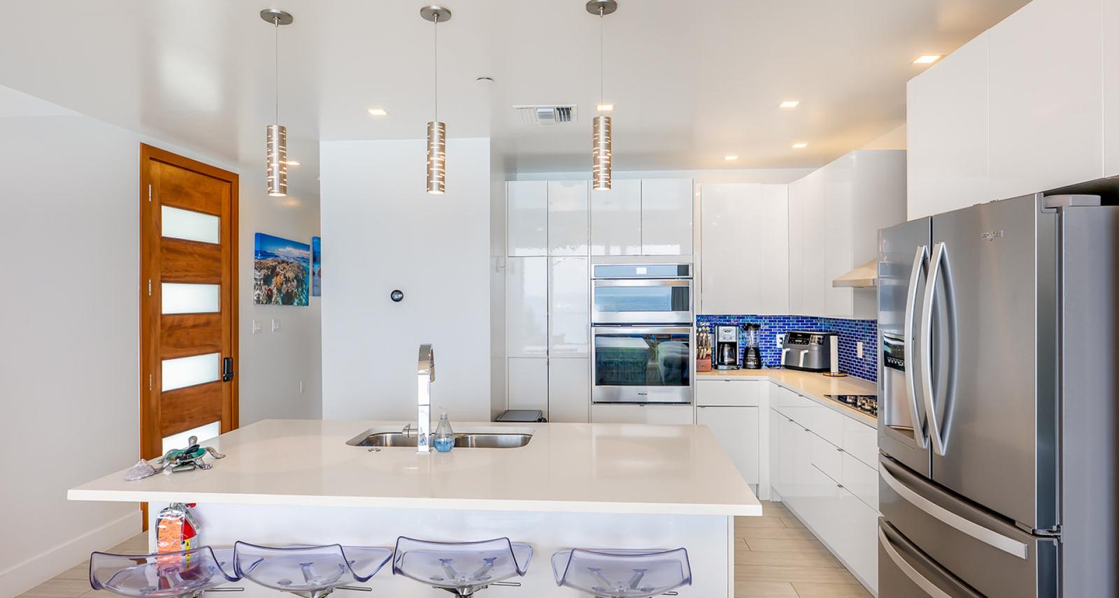 Lighthouse Point Residences - Prime Corner Unit — photo 3