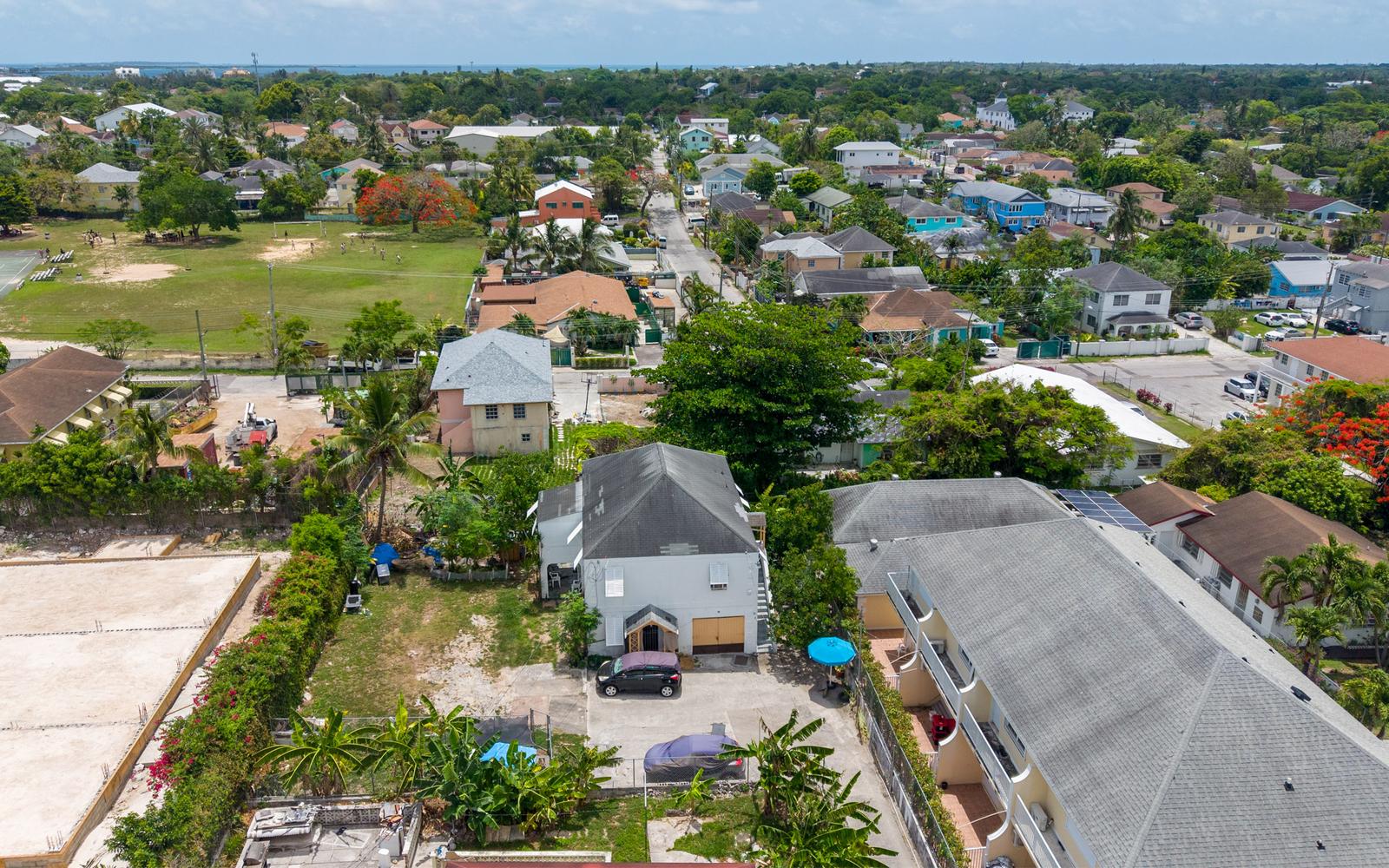 6 bedroom Duplex for sale in Ivanhoe Subdivision, BS, Bahamas — photo 3