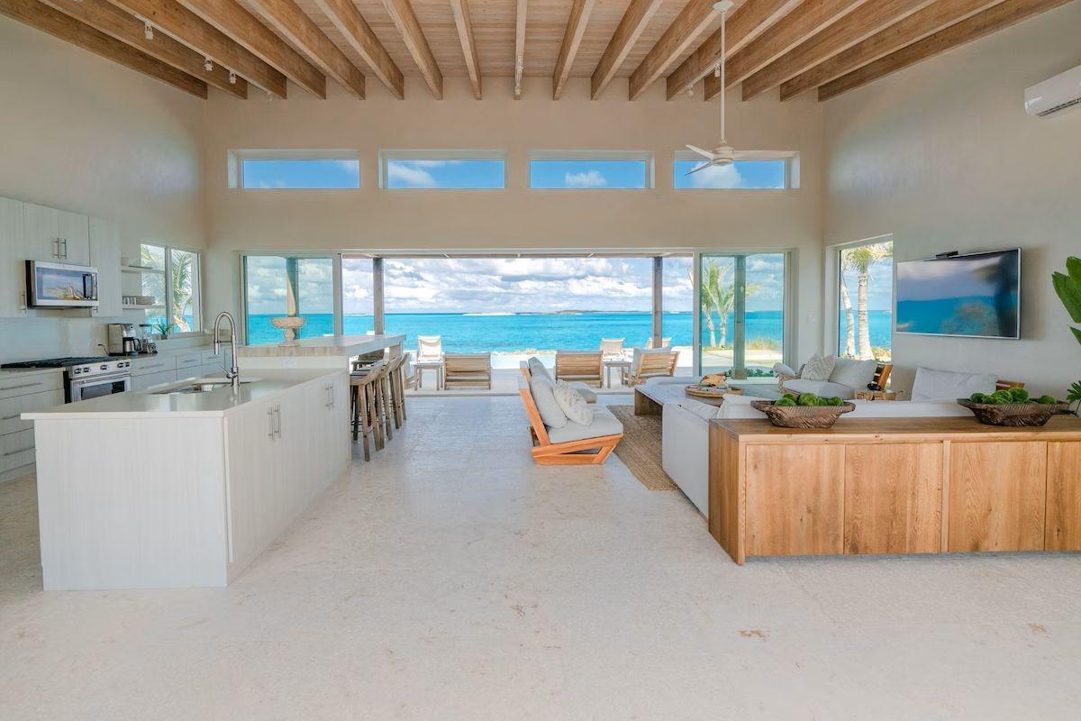 4 Bedroom Beachfront Residence in Forbes Hill, Exuma — photo 3