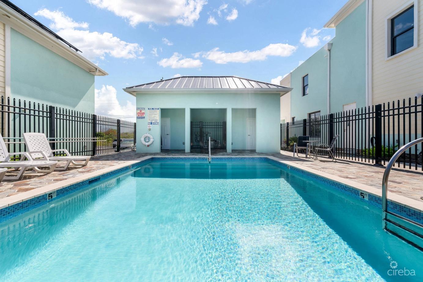 Income-producing Residential Portfolio --4 Studios In West Bay — photo 5