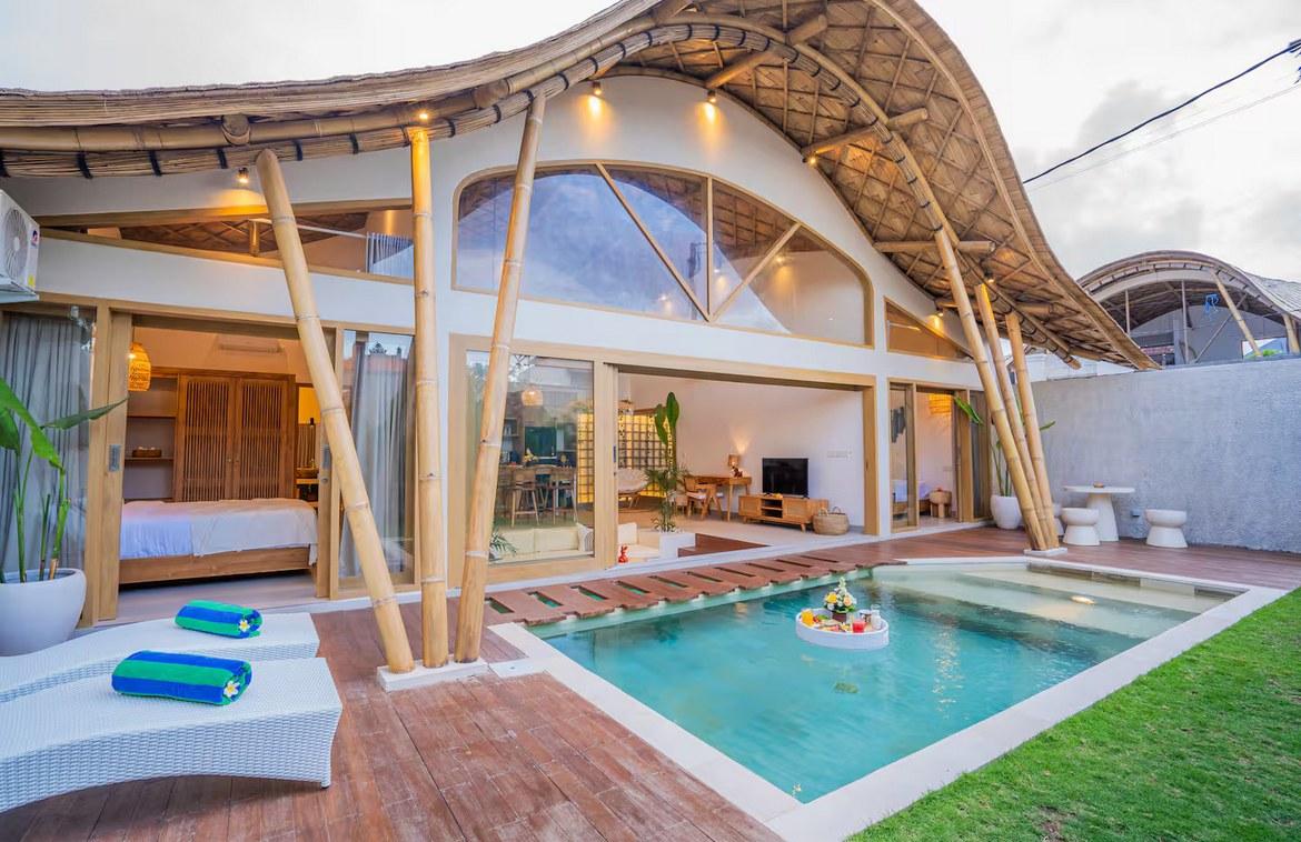 Unique Bamboo design villa in Kerobokan, Bali, Indonesia — photo 2