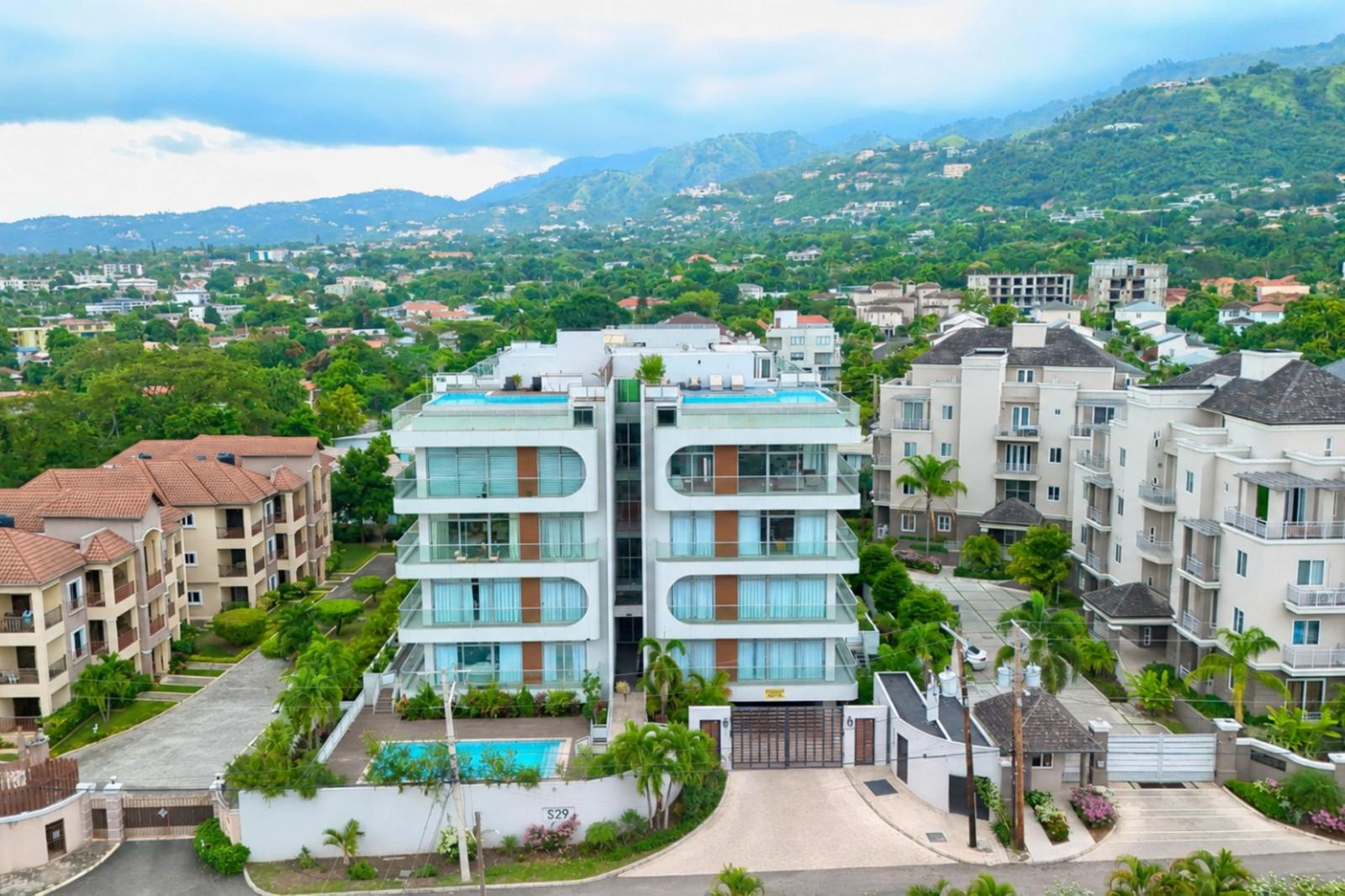 3-bedroom condo in Kingston 6, Jamaica — photo 1