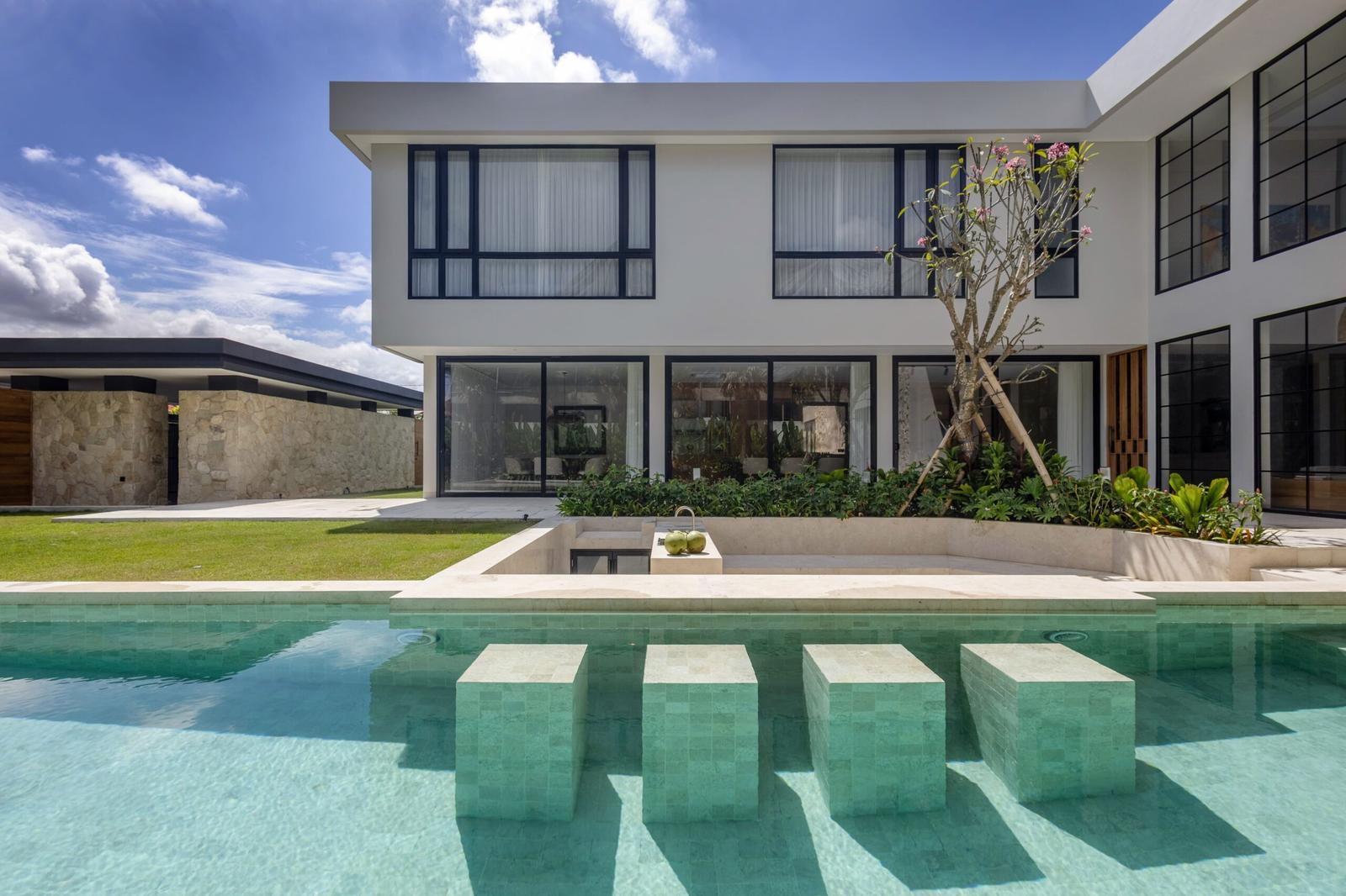 5-bedroom villa in Kerobokan, Bali — photo 3