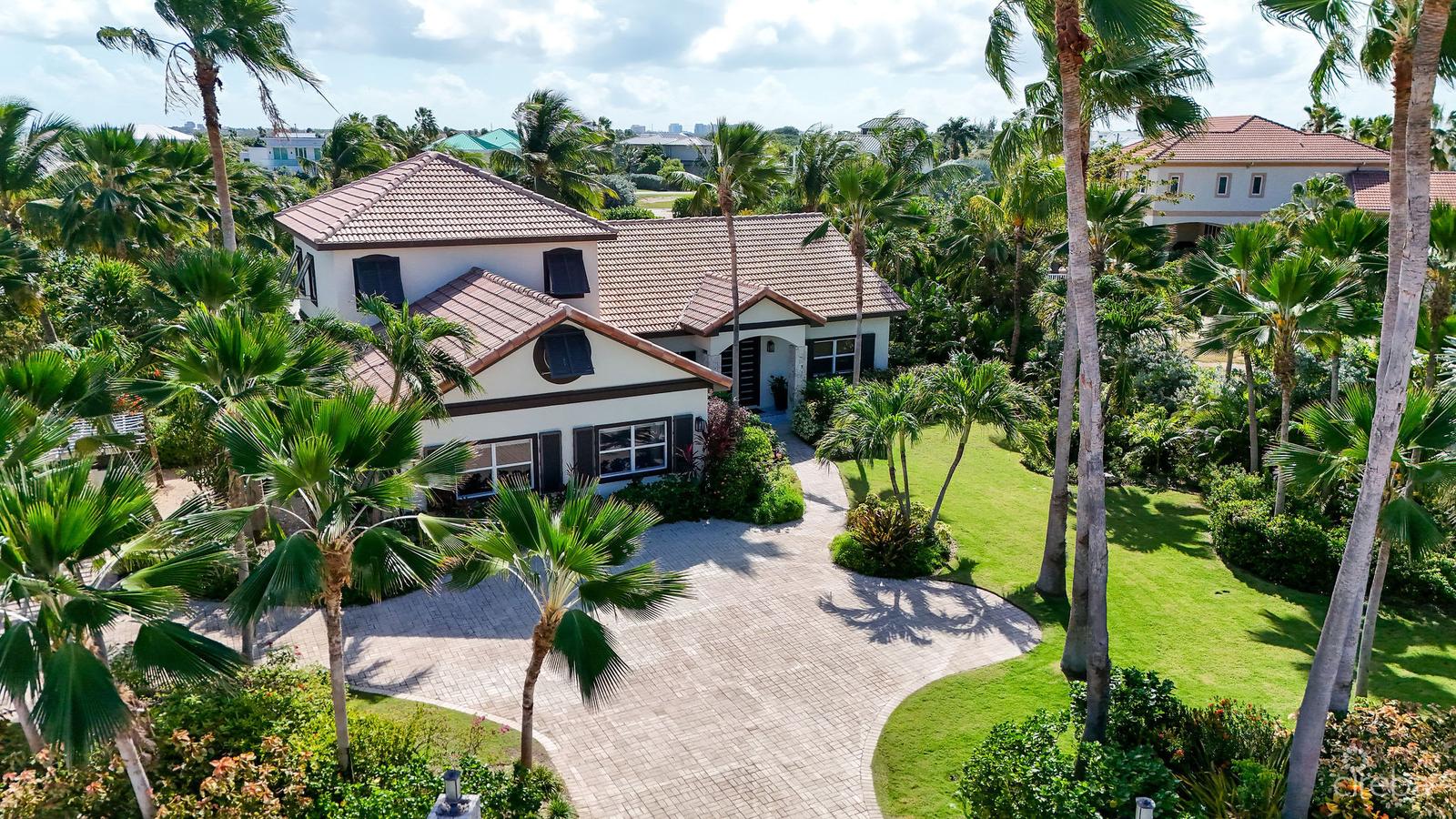 4 Bedroom Canal-Front Home for Sale, The Shores, West Bay, Grand Cayman — photo 1