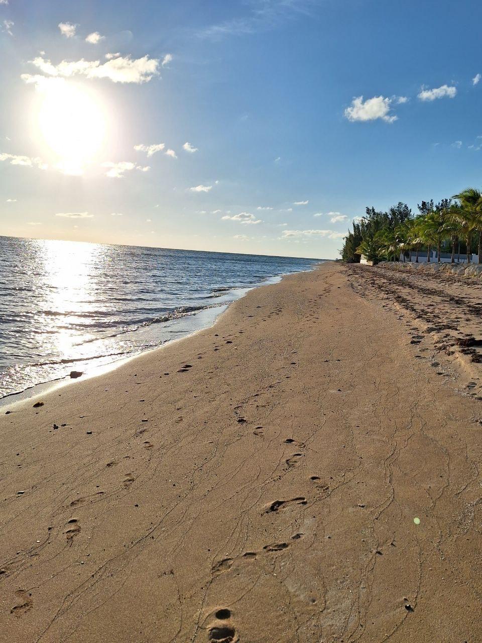 2 Bedroom Apartment for Sale in Nassau, The Bahamas — photo 3