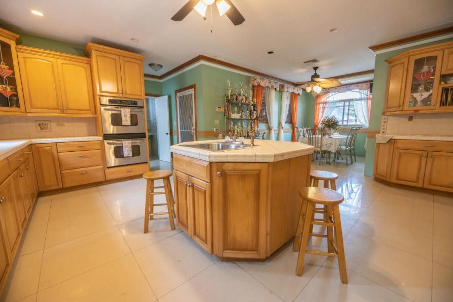 Skyline Lakes 5BR Near Baha Mar Resort — photo 4