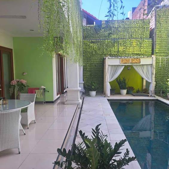 6 bedroom house in Denpasar — photo 1