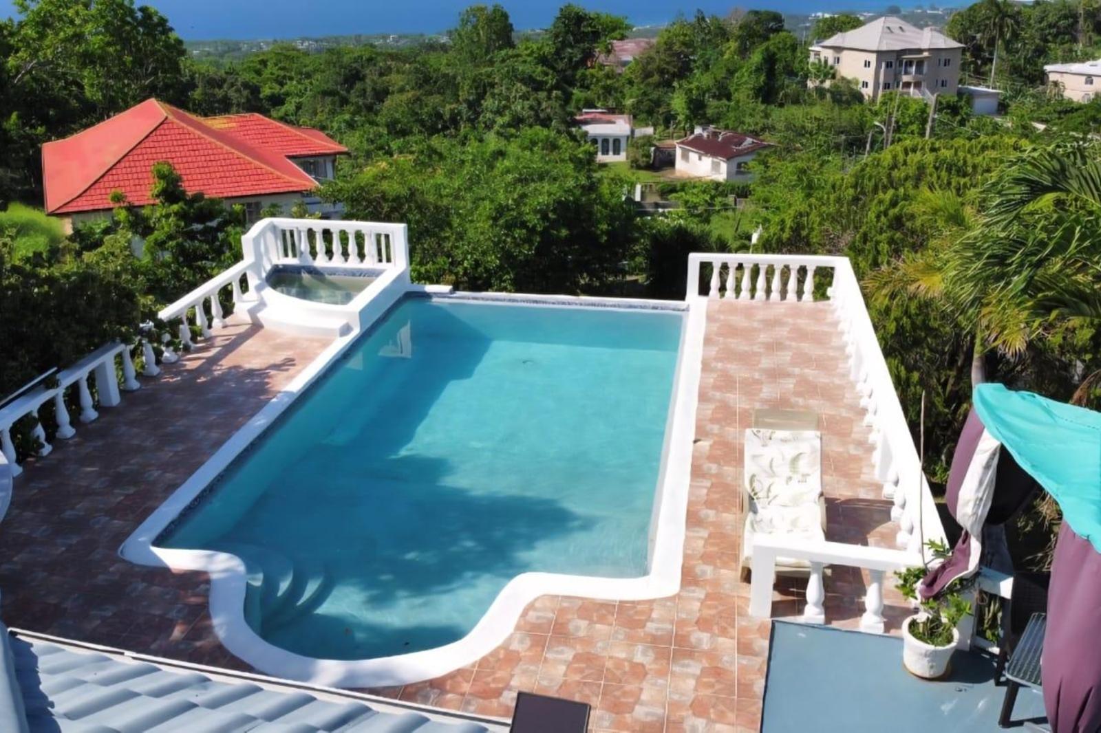 8-bedroom house in Mount Pleasant, Runaway Bay, Saint Ann, Jamaica — photo 1