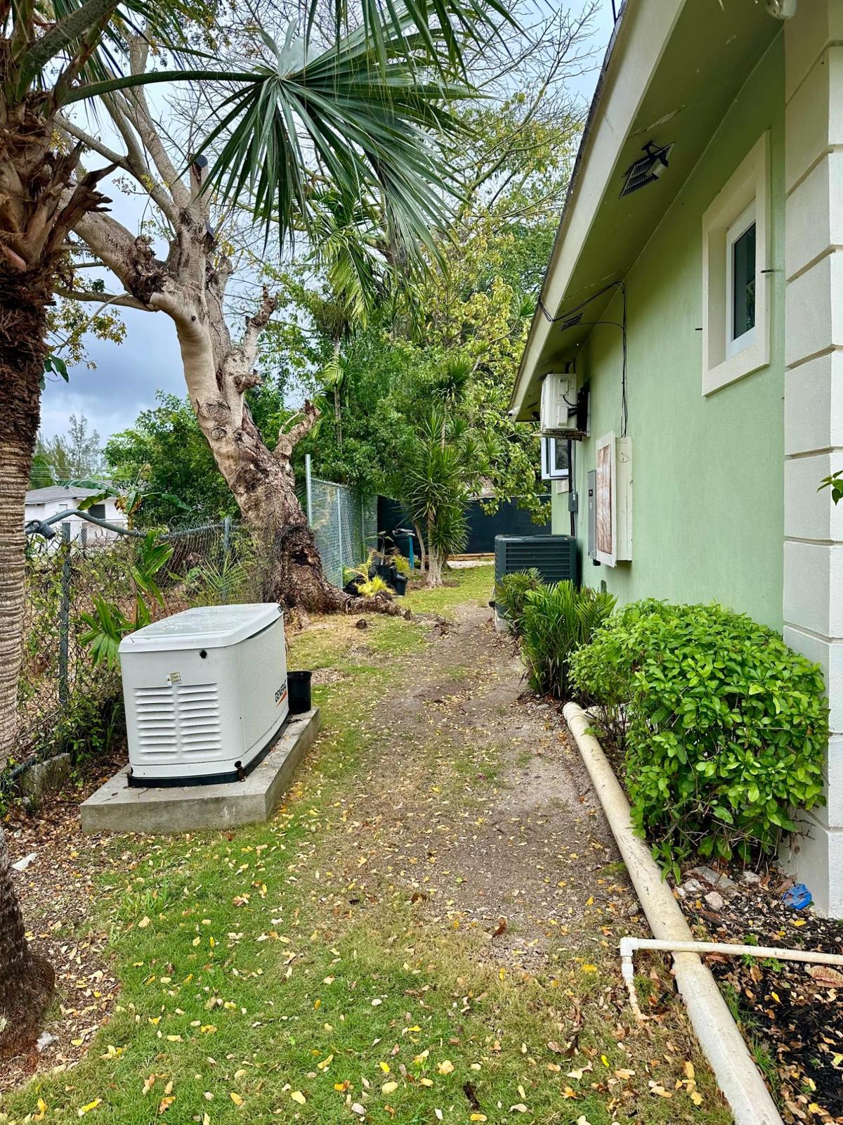 3 bedroom Residence for sale — CORAL BLVD in Nassau / New Providence, The Bahamas — photo 3