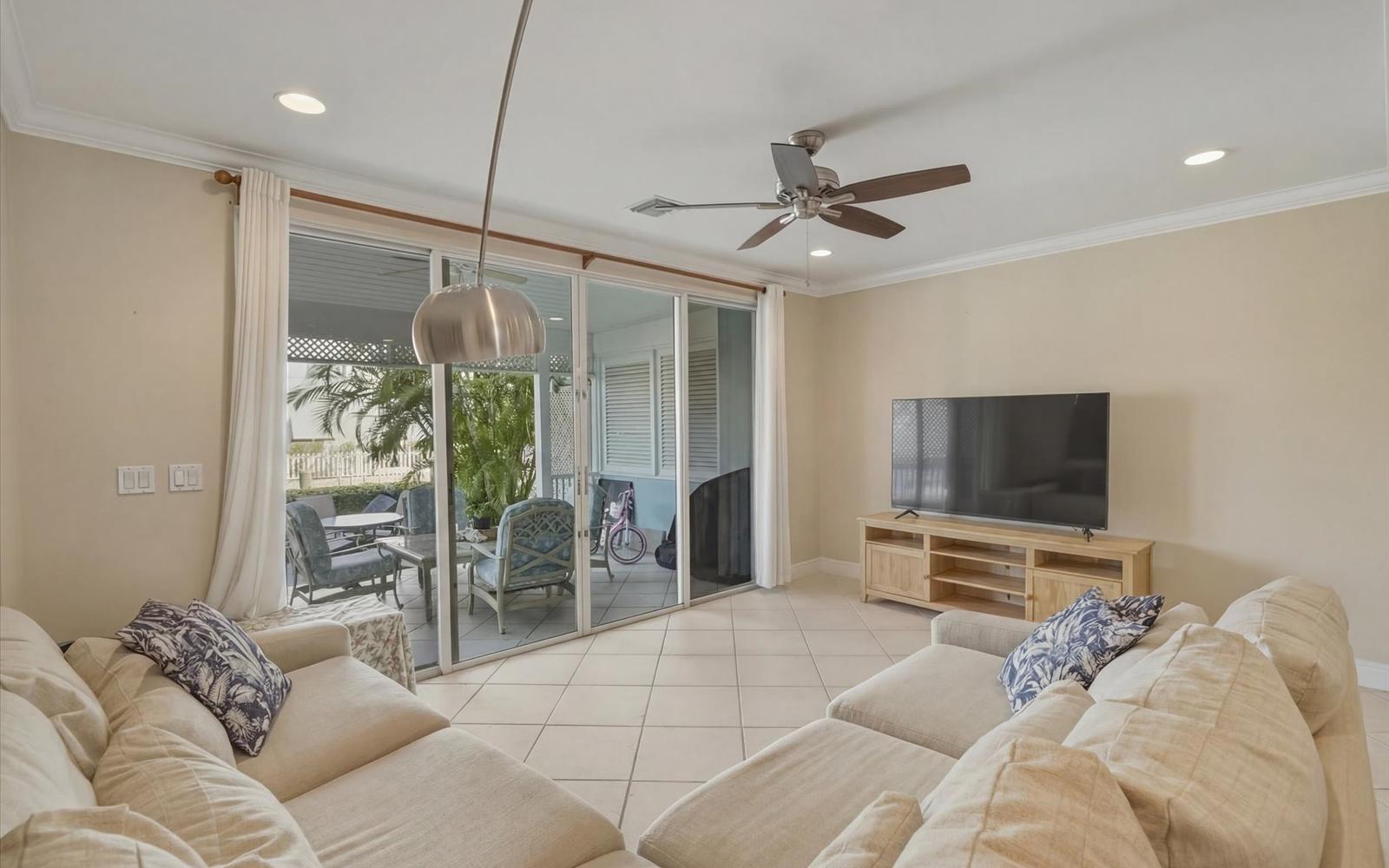 4 Bedroom Condo for Sale, The Arches, Sandyport, New Providence, Bahamas — photo 5