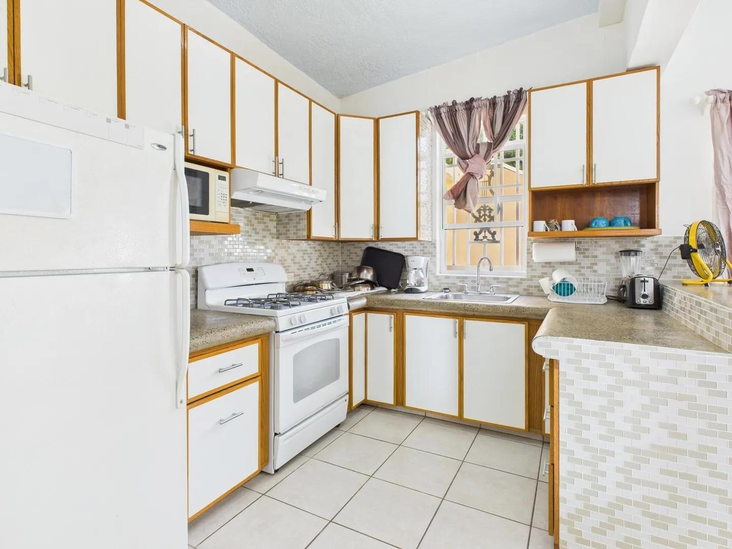 1 Bed 1 Bath Apartment in Frydenhoj, US Virgin Islands — photo 1