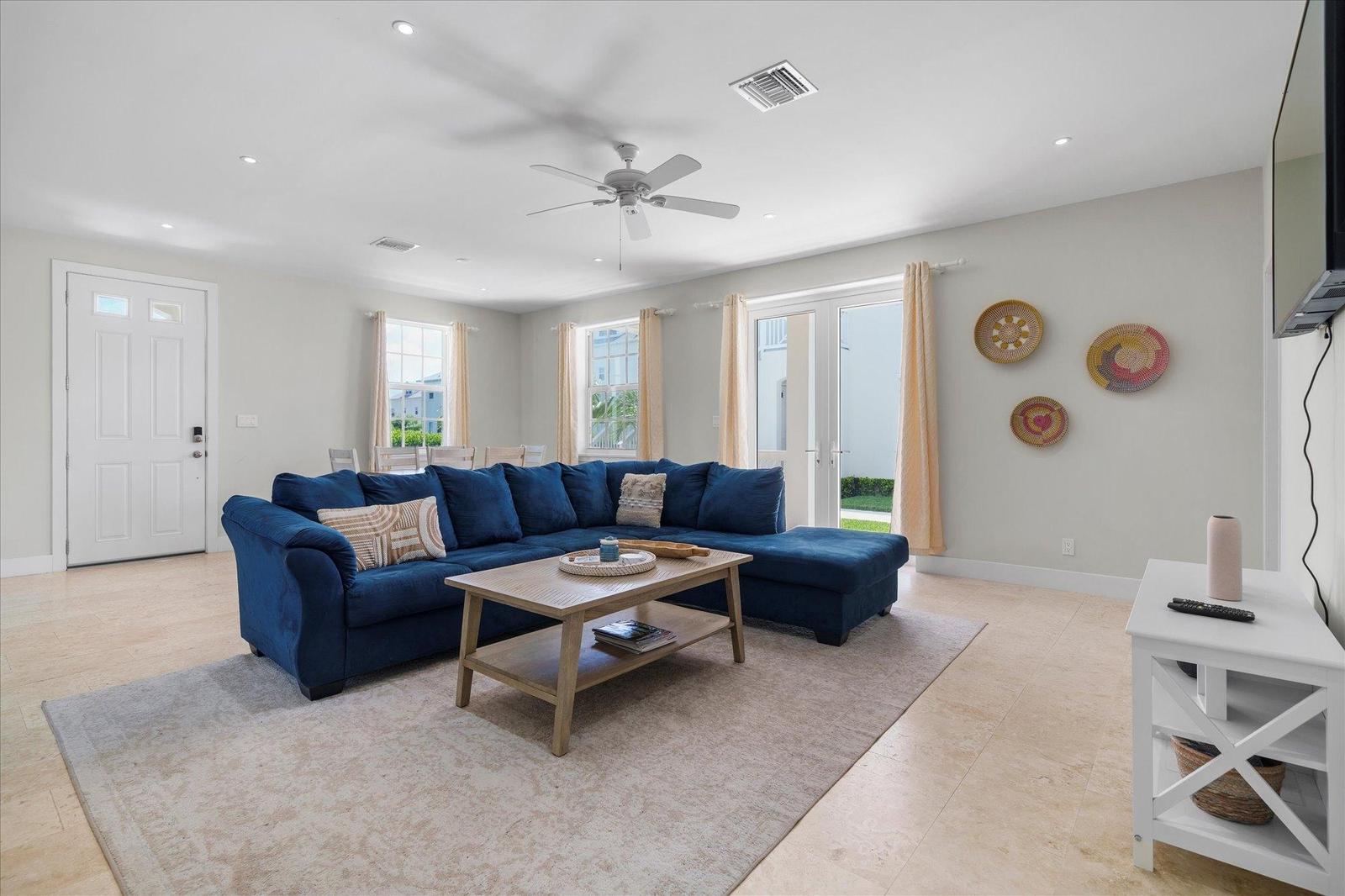 3 bedroom Apartment for sale — PALM CAY GALLEON BAY — photo 4