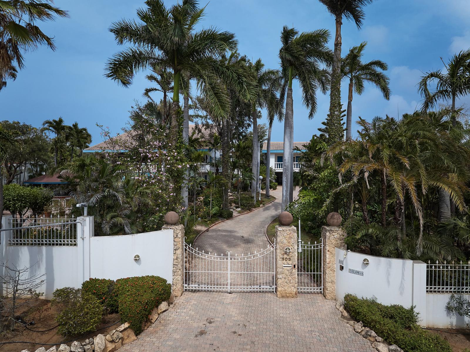 7 Bedroom Luxury Home for Sale, Boegoeroei, Noord, Aruba — photo 1