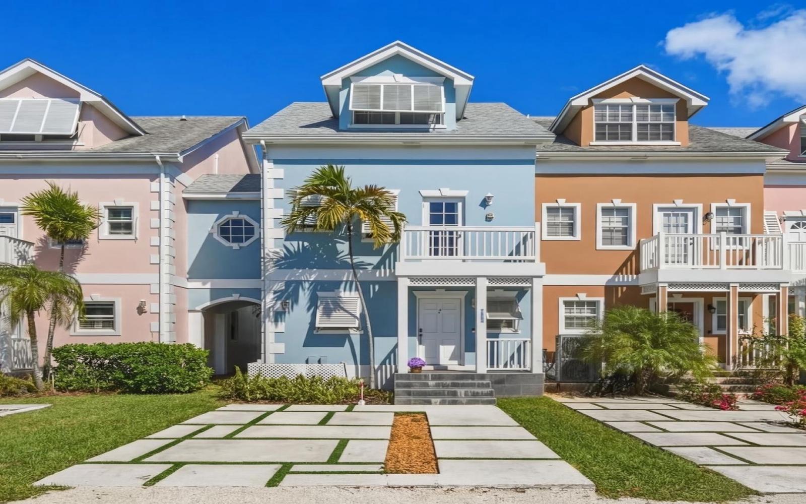 4 Bedroom Condo for Sale, The Arches, Sandyport, New Providence, Bahamas — photo 1