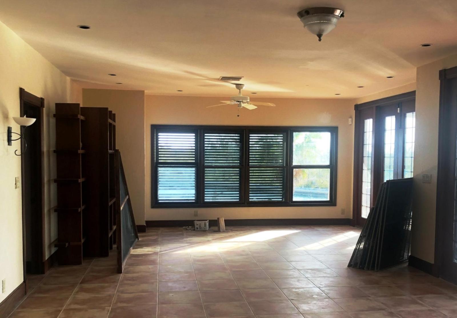 3 Bedroom Canal-Front Home for Sale, Emerald Bay, Grand Bahama, Bahamas — photo 5