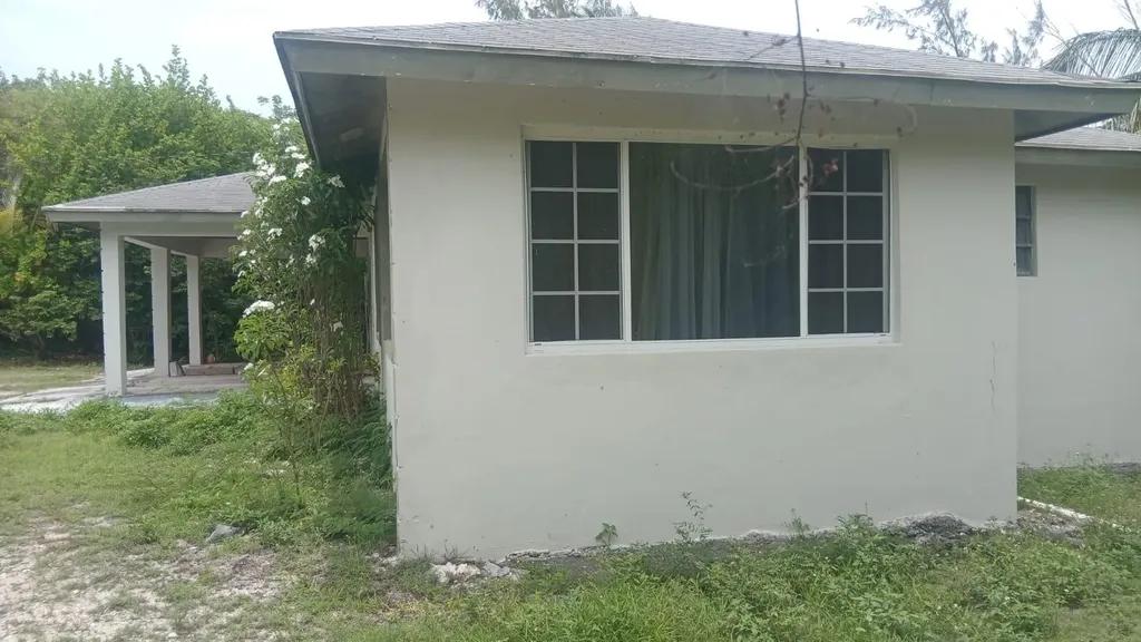 3-bedroom house in Congo Town — photo 2