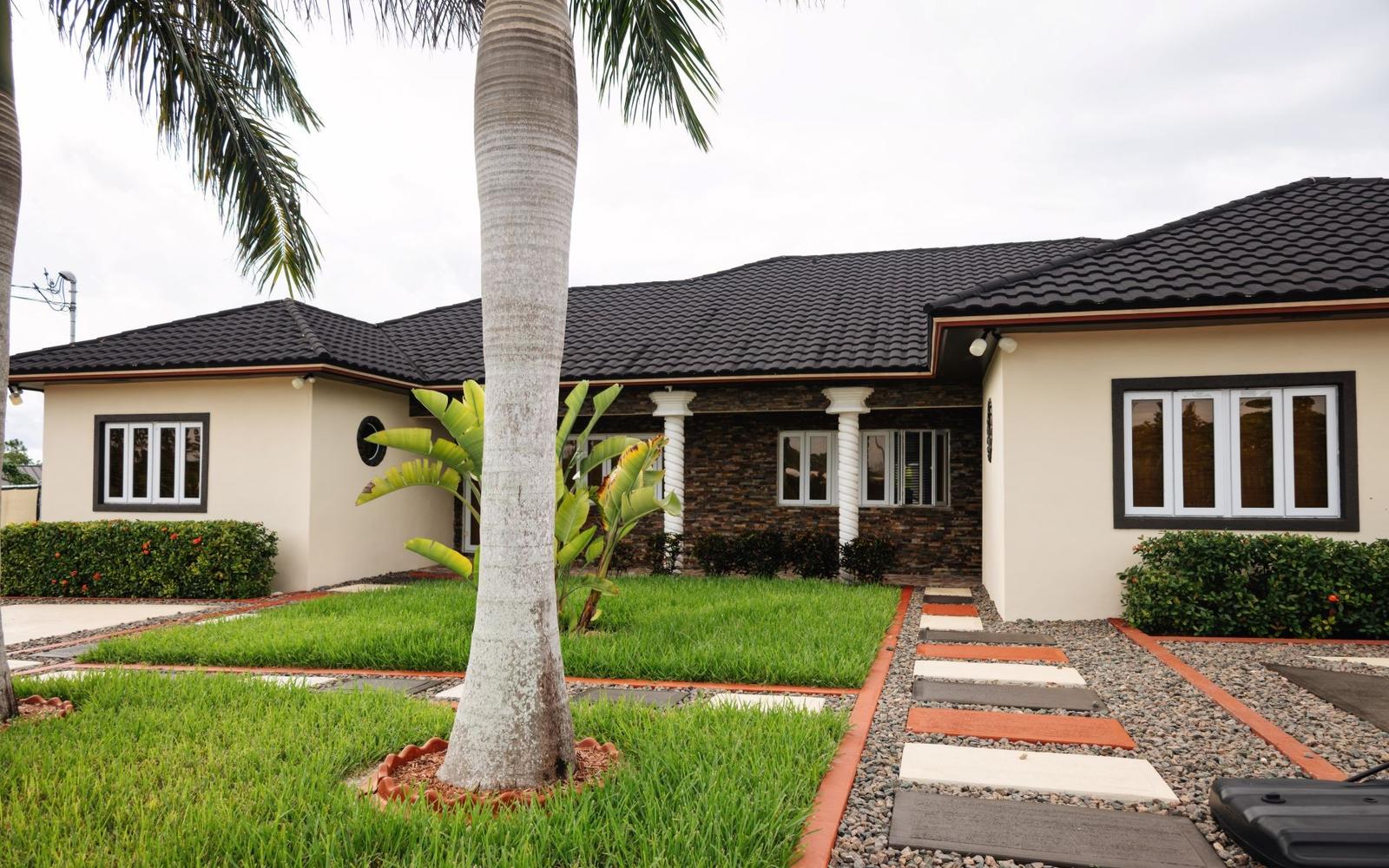 5-bedroom condominium in Langton Circle, Lincoln Green, Grand Bahama, Bahamas — photo 4