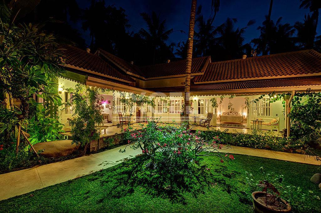 Top Notch 4 Bedroom Luxury Villa 75 Meters from a Pristine White Sand Beach — photo 4