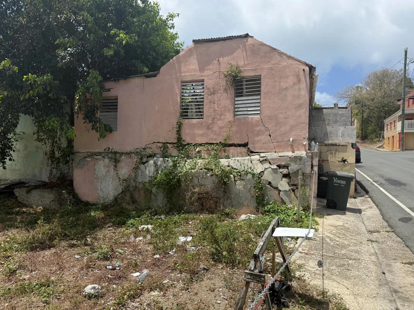 1 Bed 1 Bath 754 Sqft in Christiansted — photo 3