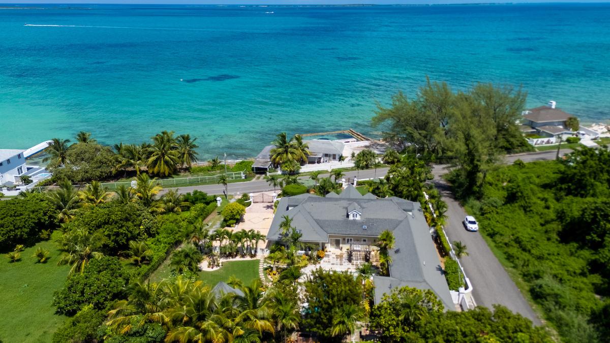 4 Bedroom Home for Sale, Winton Estates, New Providence, Bahamas — photo 2