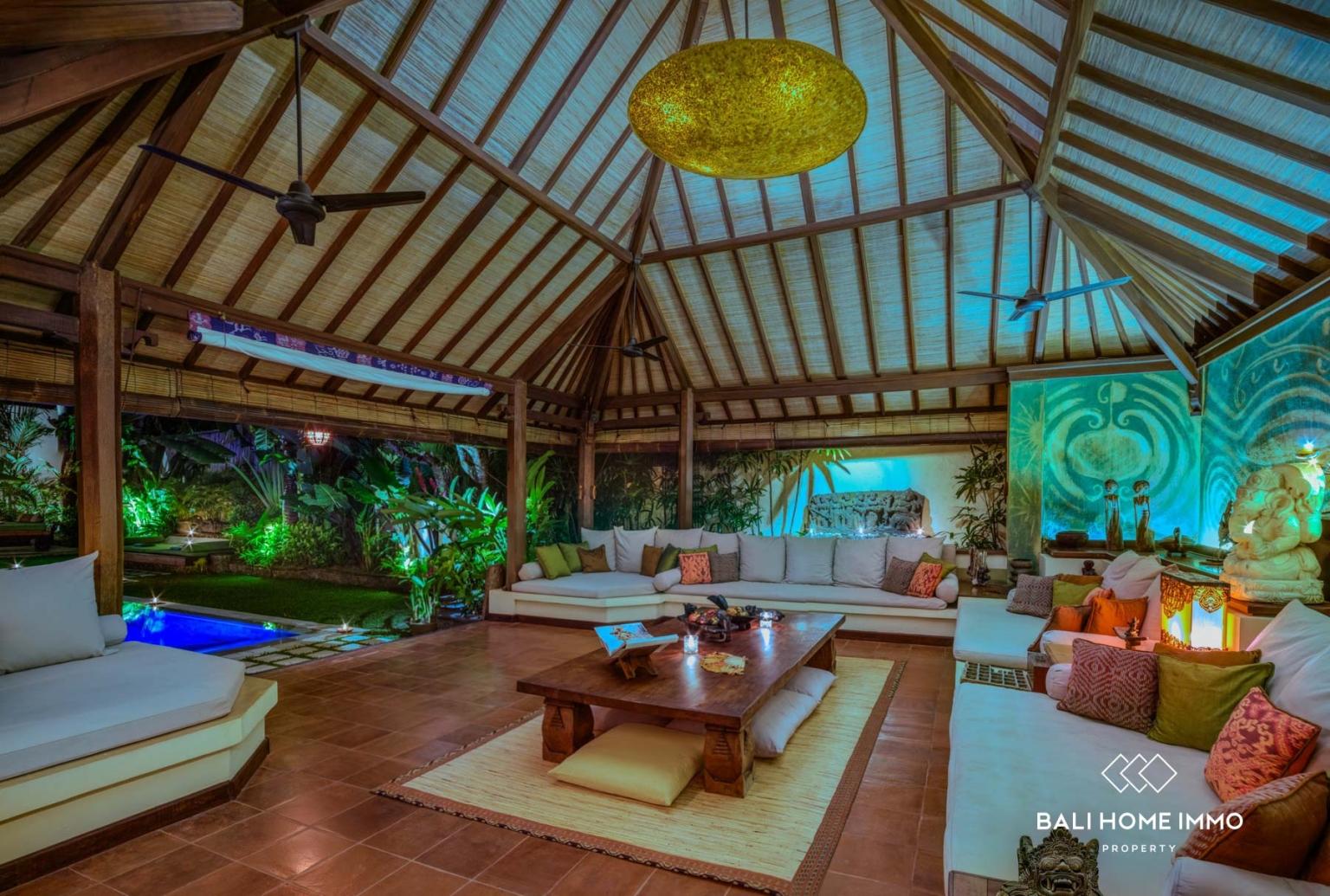 A LEGENDARY 4 BEDROOM VILLA FOR LEASEHOLD SALE in SEMINYAK BALI — photo 3