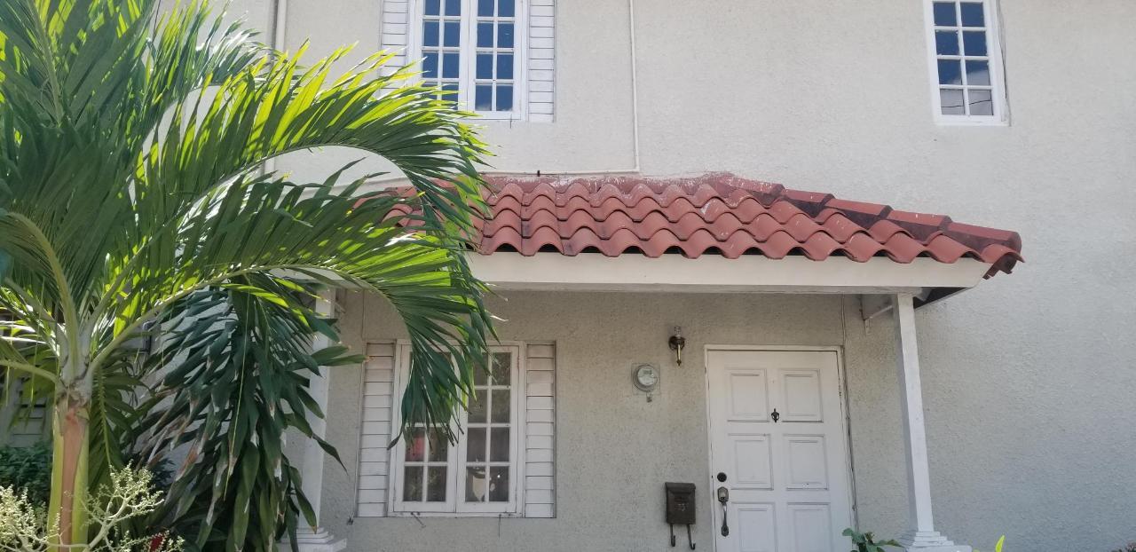 CYPRESS AVENUE, KINGSTON Kingston & St. Andrew Kingston 8 — photo 2