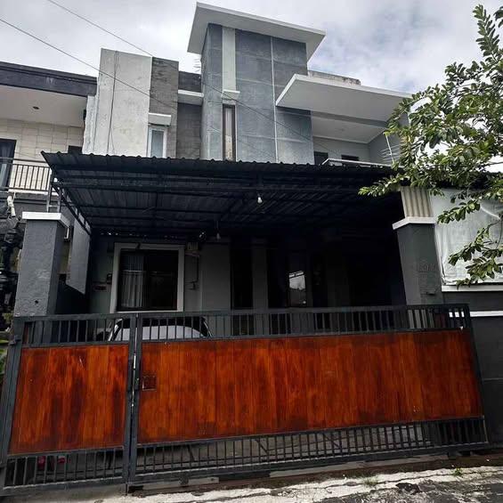 5-bedroom house in Denpasar — photo 1
