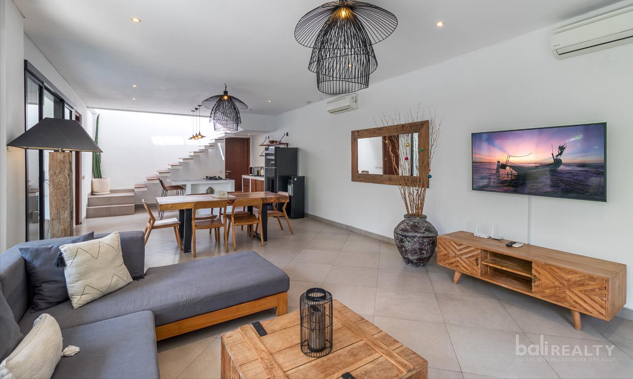 Highly Desirable 80 Year Leasehold Three-Bedroom Villa in Central Seminyak – Just a Short Walk to the Beach — photo 4