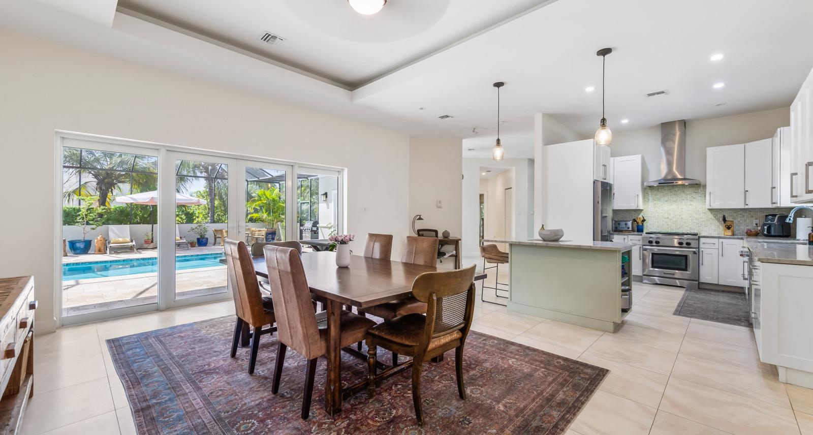 4-bedroom villa in South Sound, Cayman Islands — photo 3