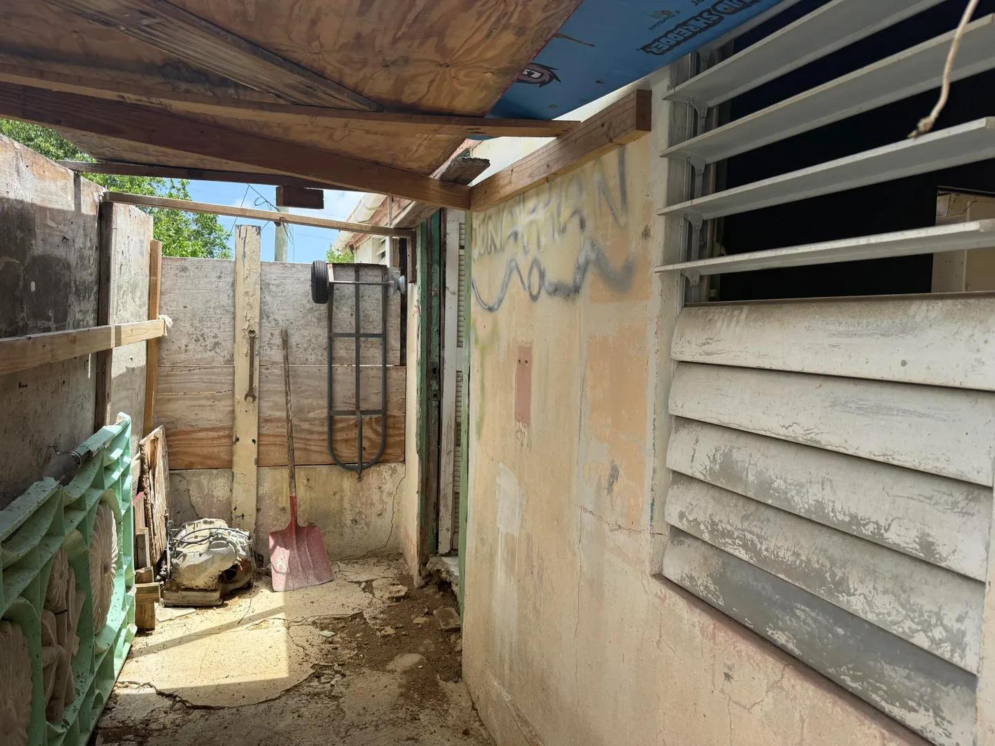 1 Bed 1 Bath 754 Sqft in Christiansted — photo 4