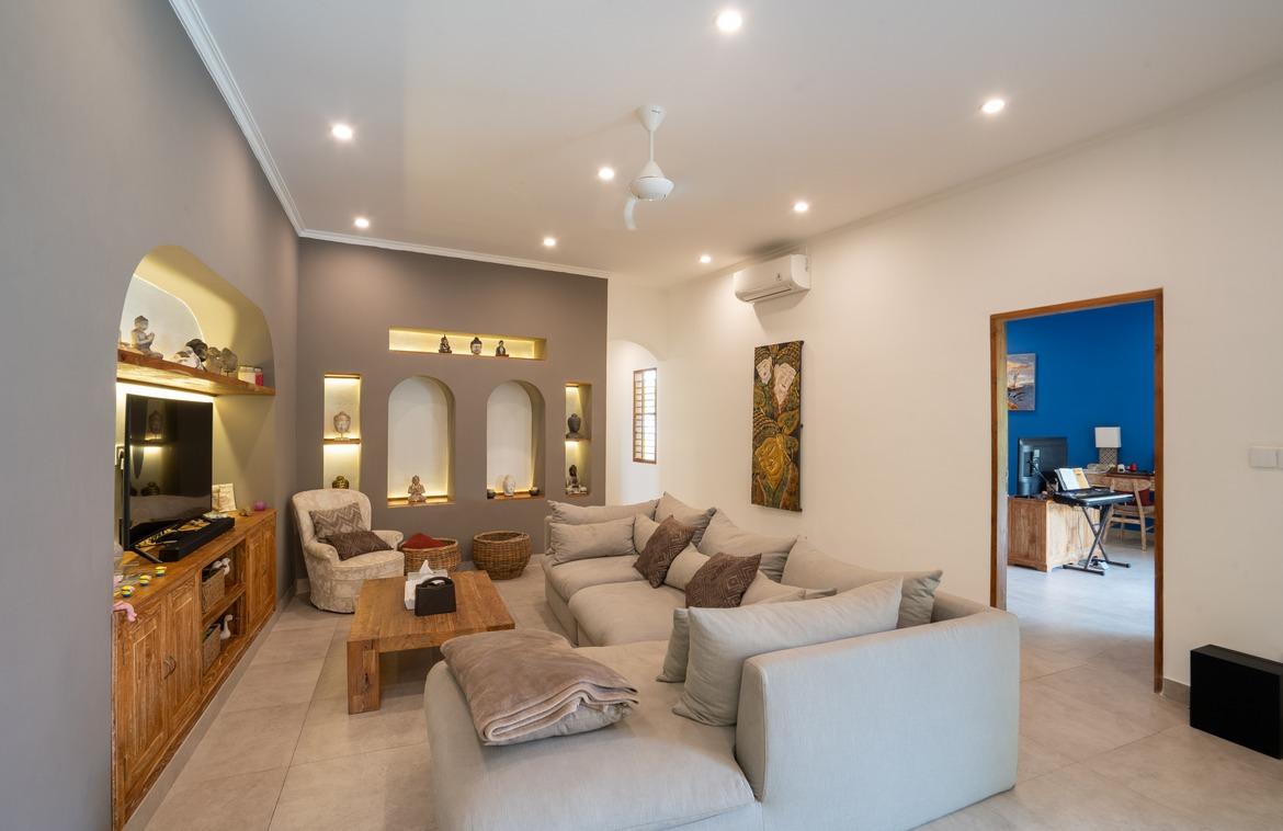 Spacious and tranquil 4-bedroom villa in Buduk in Canggu, Bali, Indonesia — photo 4