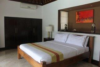 Freehold Villa in Jimbaran Just 5 Minutes Away Walking to The Beach — photo 3
