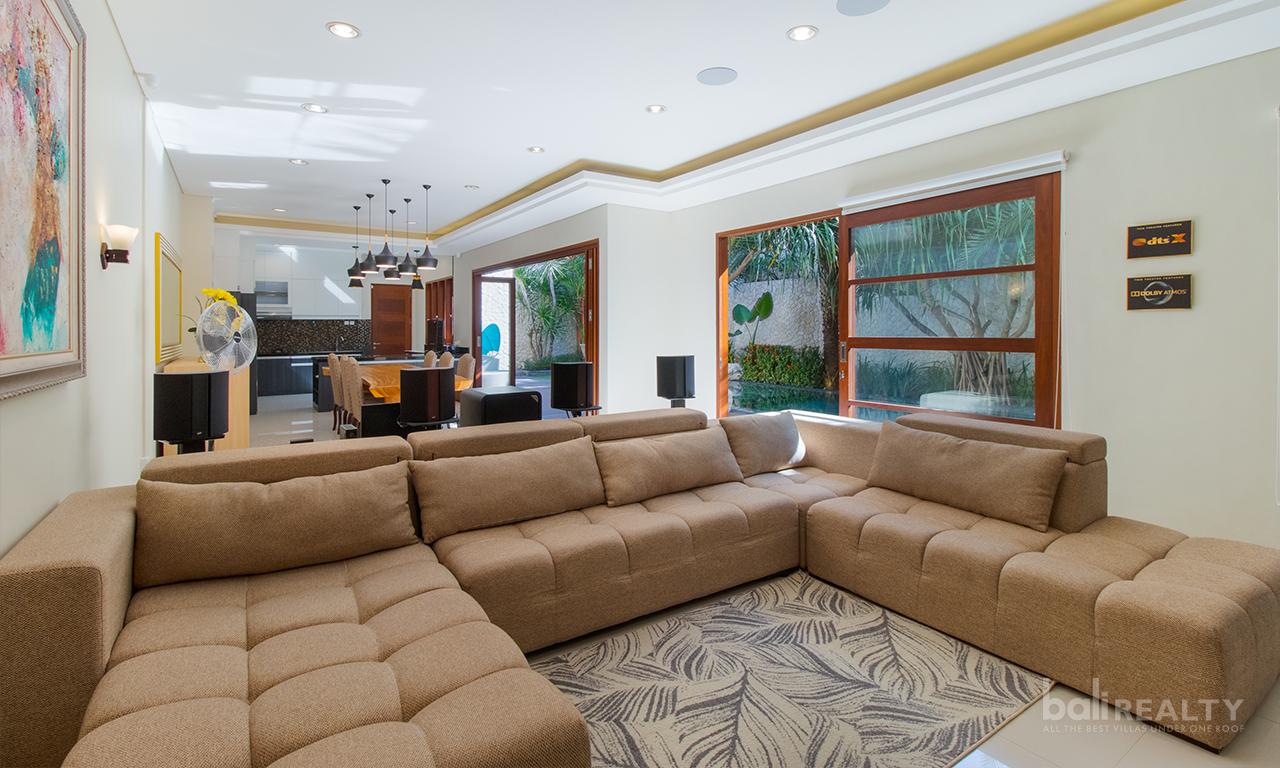 Spacious Classic Home Design Four-Bedroom Villa in Umalas Kerobokan’s Tranquil Neighborhood – 2383 — photo 5