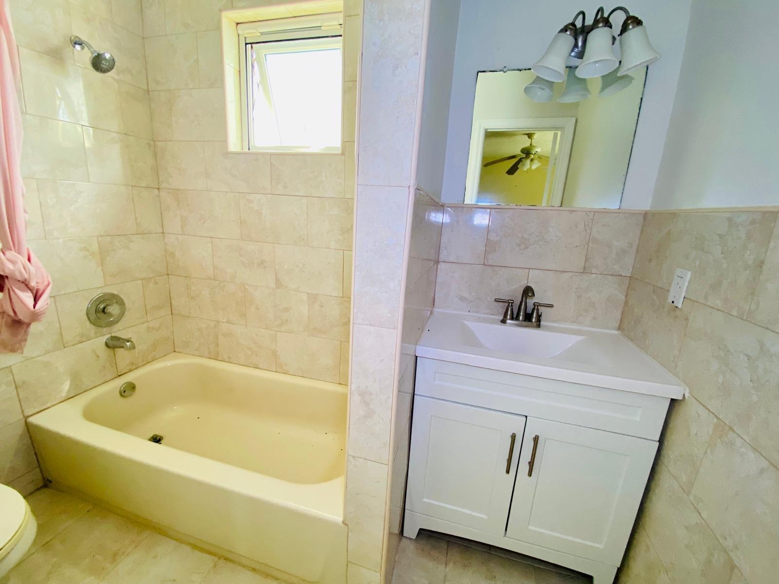 6 Bedroom Apartment for Sale - 24 Lancaster Place, Freeport, Grand Bahama — photo 4