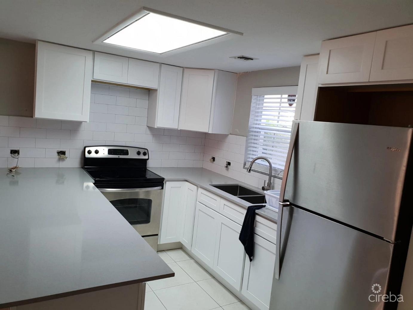 Drumblade Apartment - Georgetown, Grand Cayman — photo 1