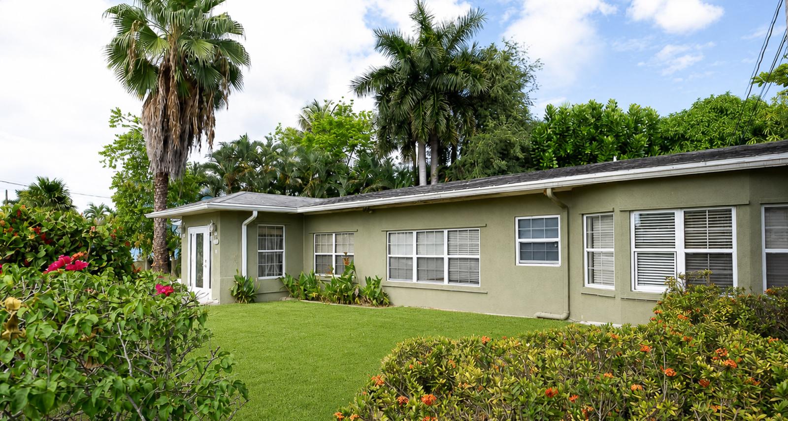6 Bedroom Property for Sale - 4 Bedroom Home With 2 Cottages in the Cayman Islands — photo 5