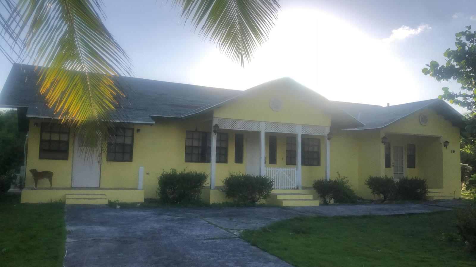 5 Bedroom Beachfront Home for Sale, Congo Town, Andros, Bahamas — photo 1