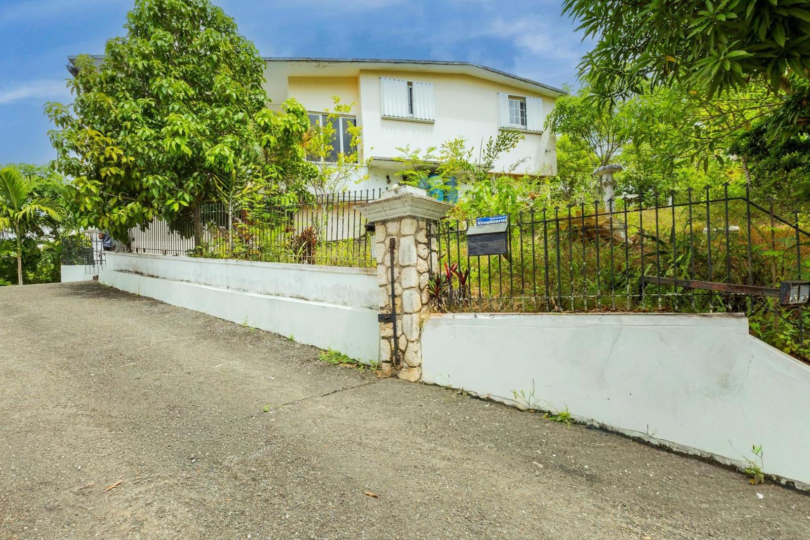 6-bedroom home in Stony Hill, Jamaica — photo 2