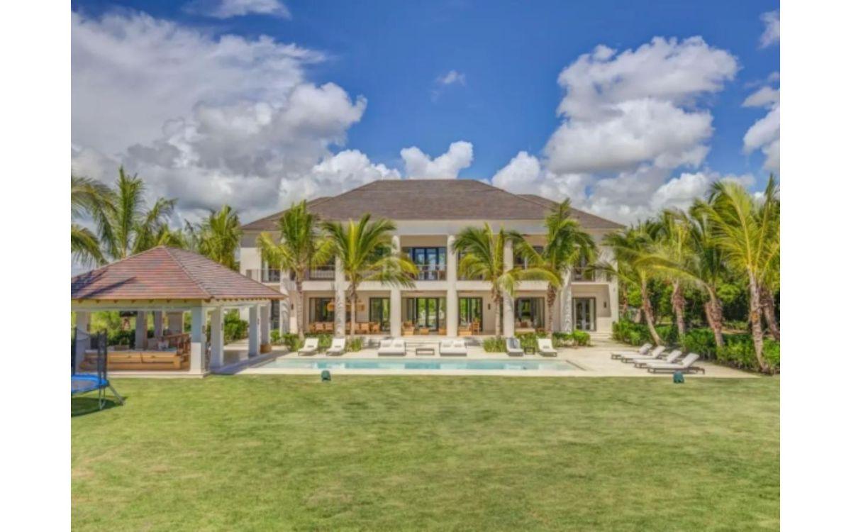Ultimate Tropical Living: Massive 7-BR Lakeview Villa at Corales, Punta Cana Resort — photo 1